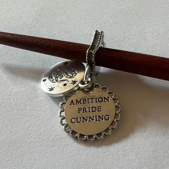 Pandora Harry Potter, Slytherin Dangle Charm - Picture 5 of 7